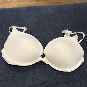 Maidenform 36C  Underwire Push Up T- Shirt Bra